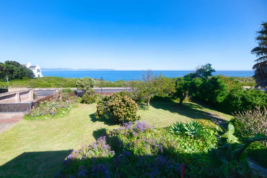 4 Bedroom Property for Sale in Westcliff Western Cape